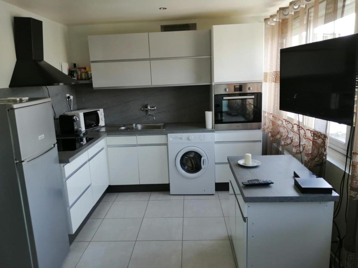 Location D'appartement Entierement Meuble Pres De Geneve Apartment Annemasse
