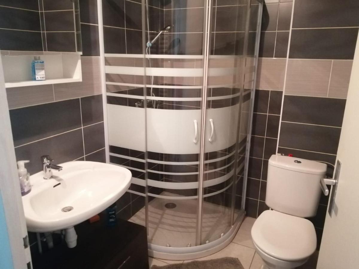 Apartment Location D'appartement Entierement Meuble Pres De Geneve *